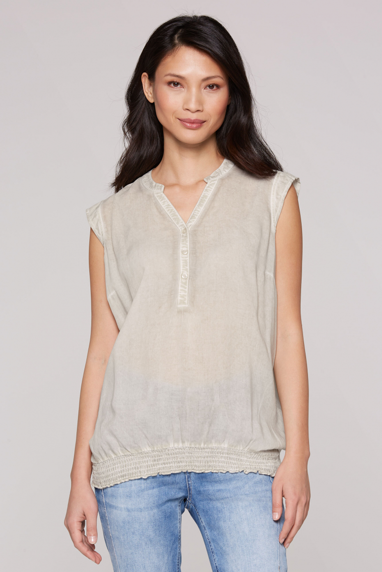 Ärmellose Bluse mit gesmoktem Saum und Rückenprint silvery