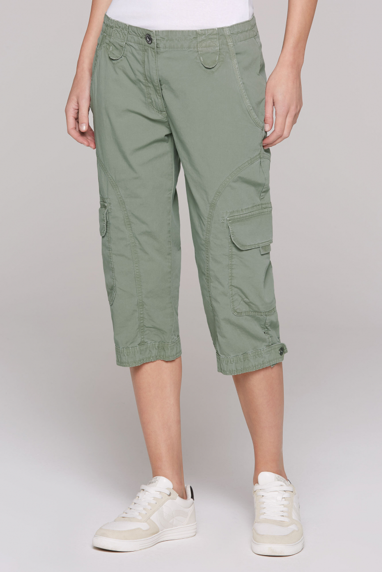 Basic Skater-Shorts mit Beintaschen faded olive
