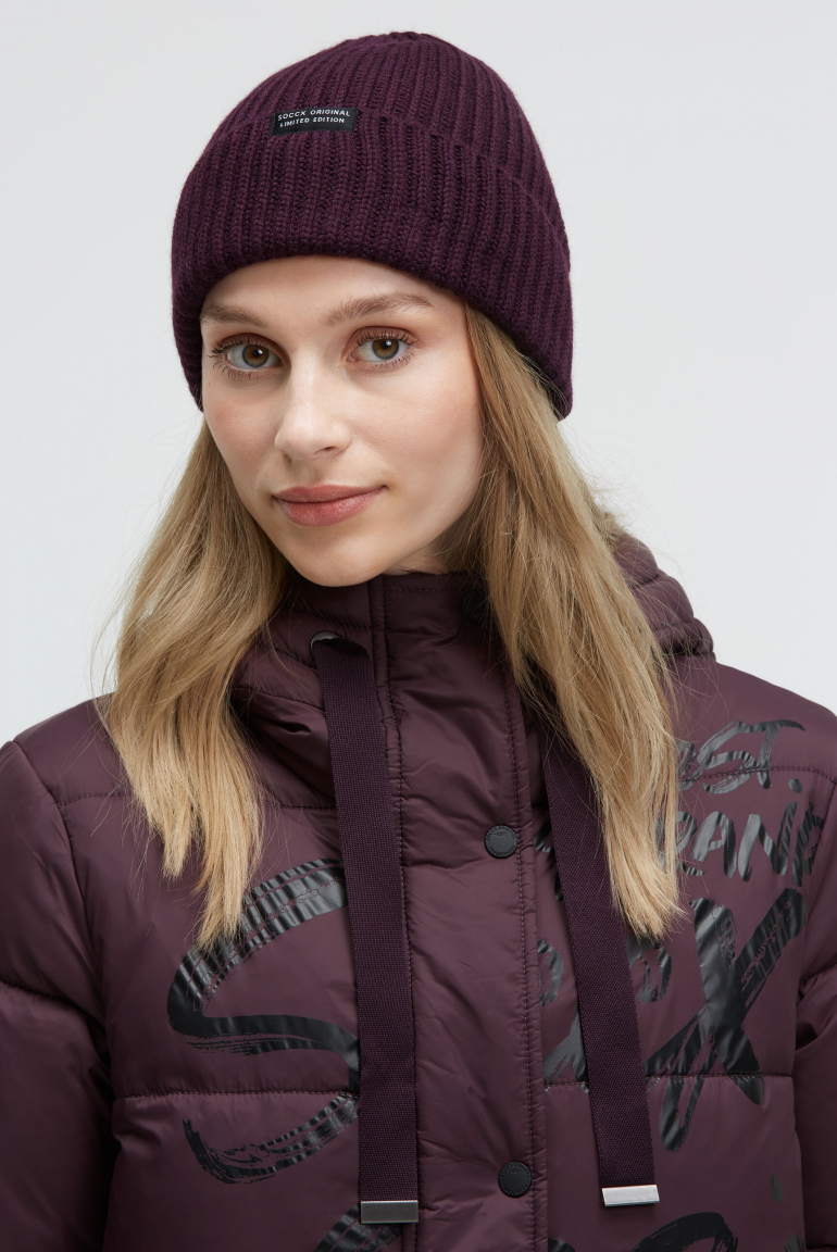 Beanie mit Rippstrickmuster night plum