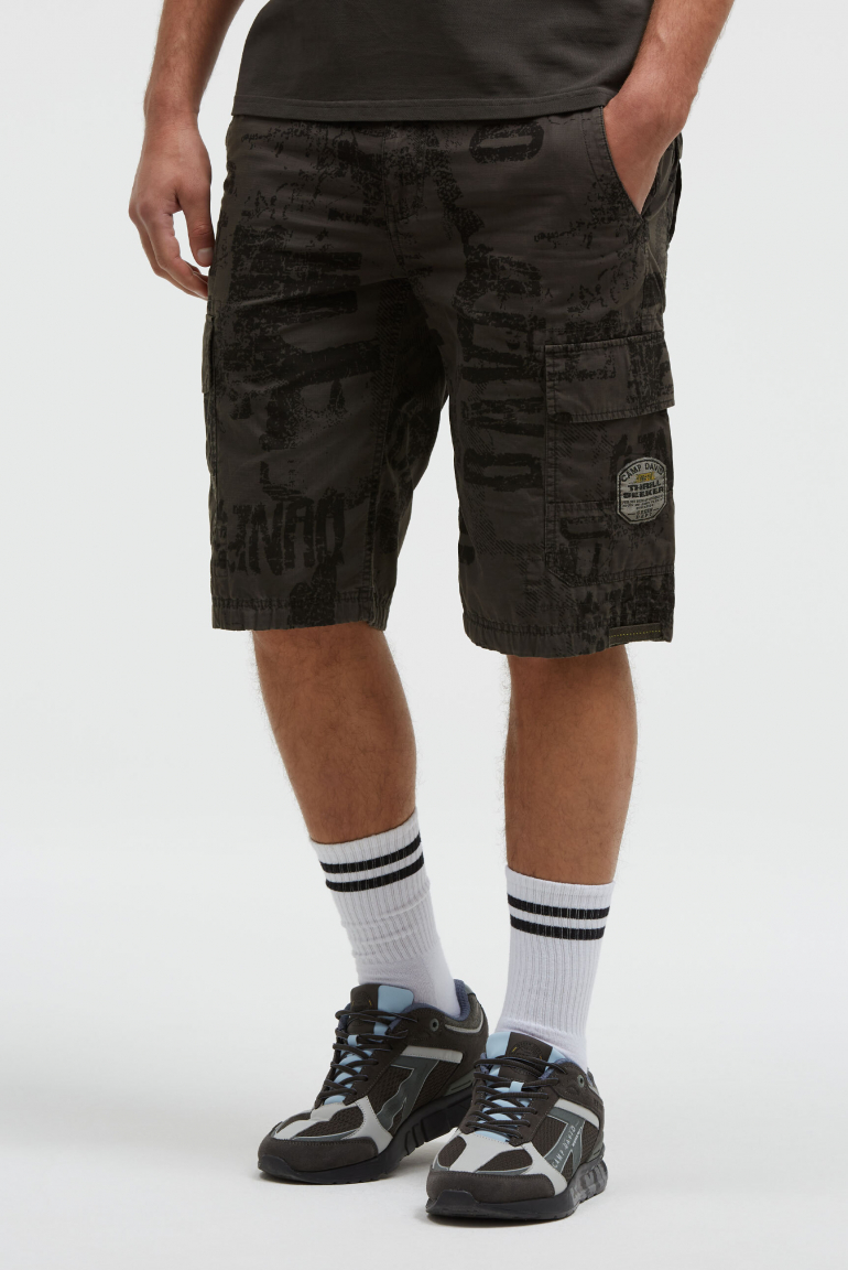 Cargo Shorts mit All Over Print dark wood
