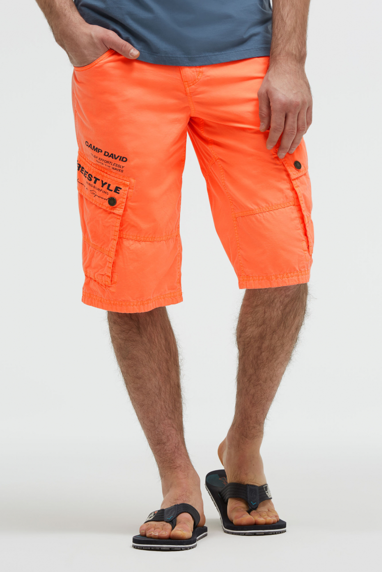 Cargo Shorts mit kleinen Label Prints neon flame
