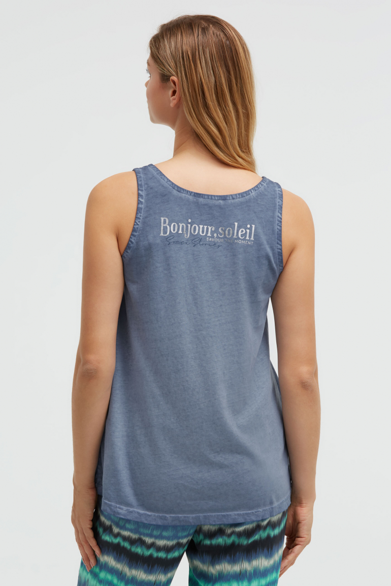 Henley-Top Oil Dyed mit Rückenprint soft azure