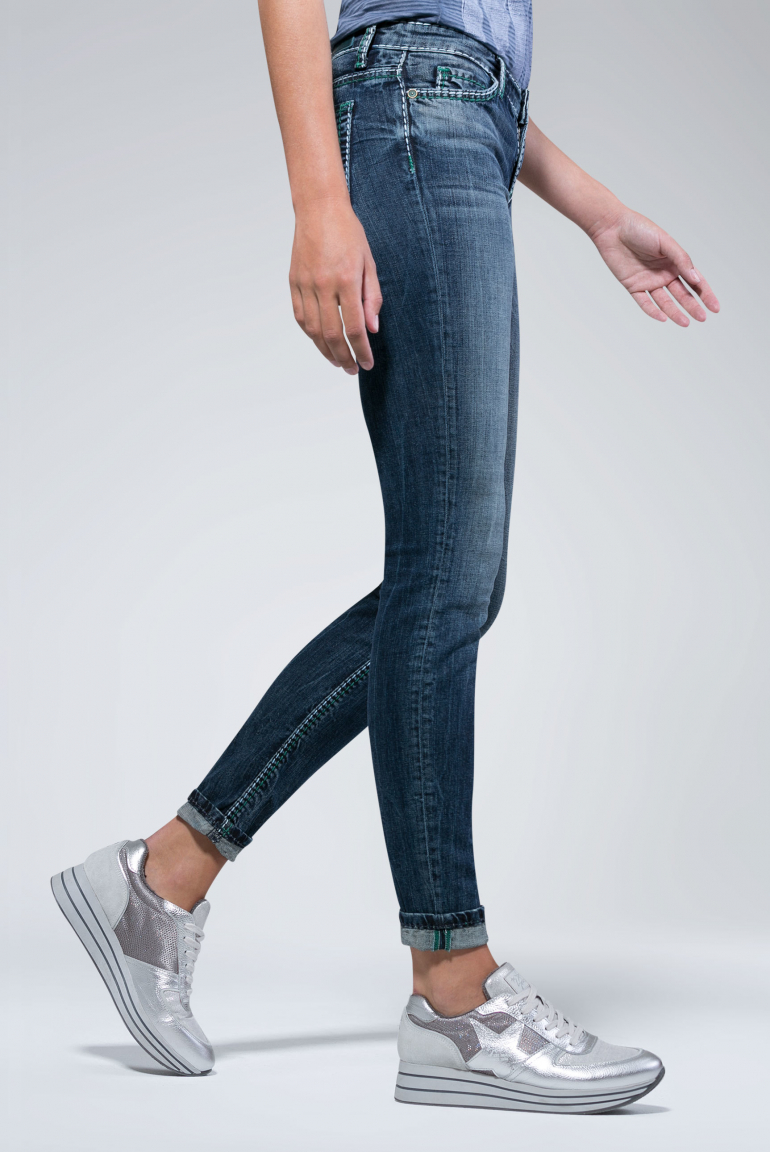 Jeans HE:DI mit Dunkler Vintage-Waschung dark used