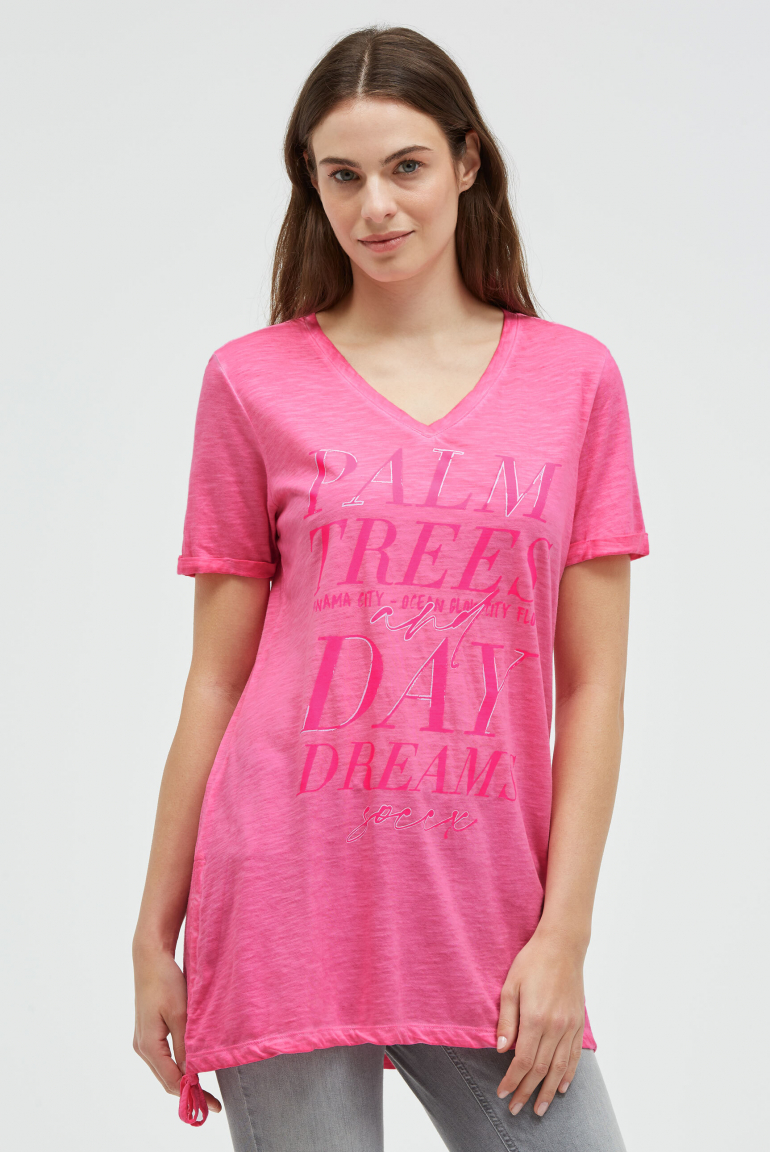 Langes T-Shirt mit Seitenraffung und Print neon magenta