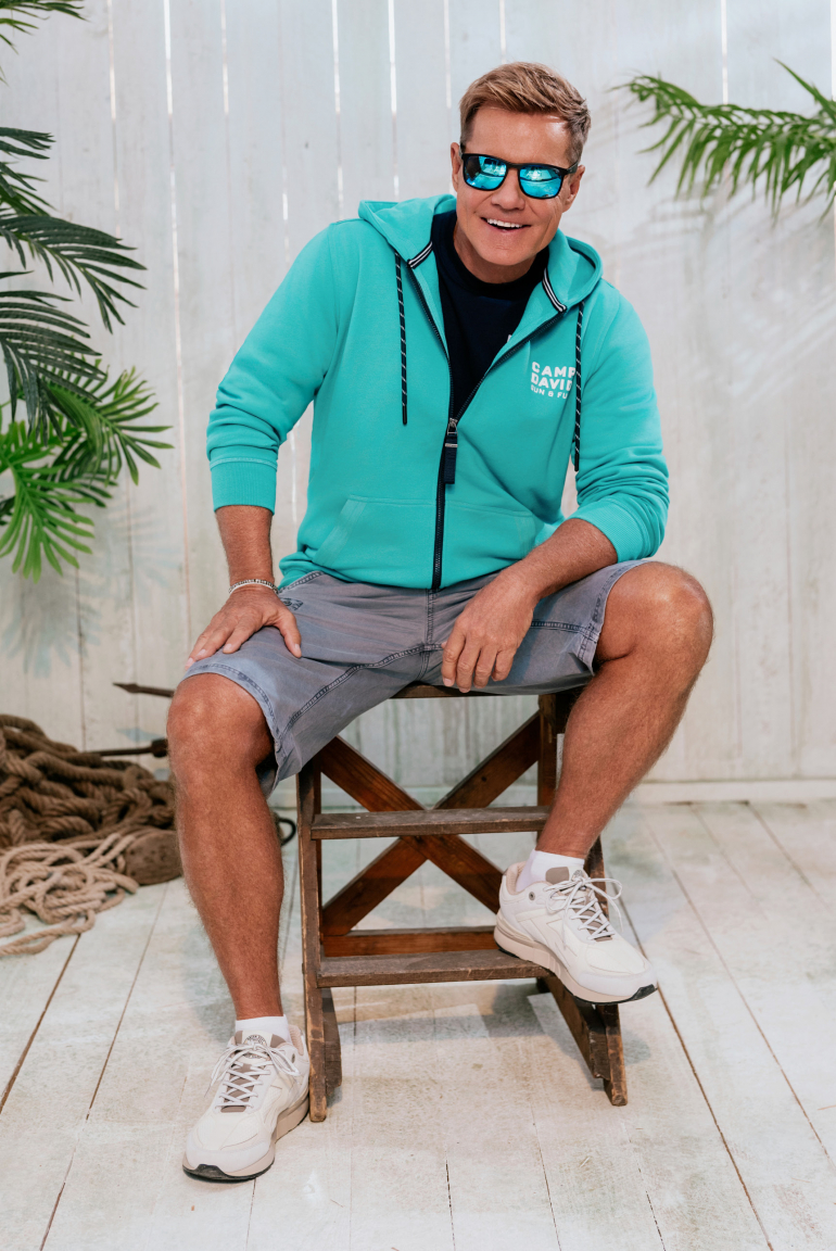 Oceanfront Dieter Look1