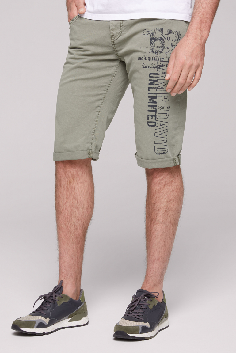 RO:BI Skater Jeans Shorts mit Print green olive