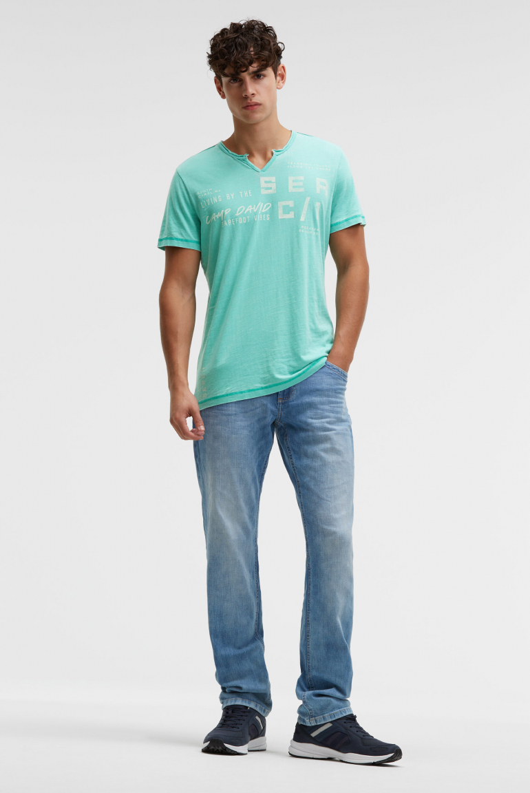 Ausbrenner-Shirt mit Used Look und Label Prints