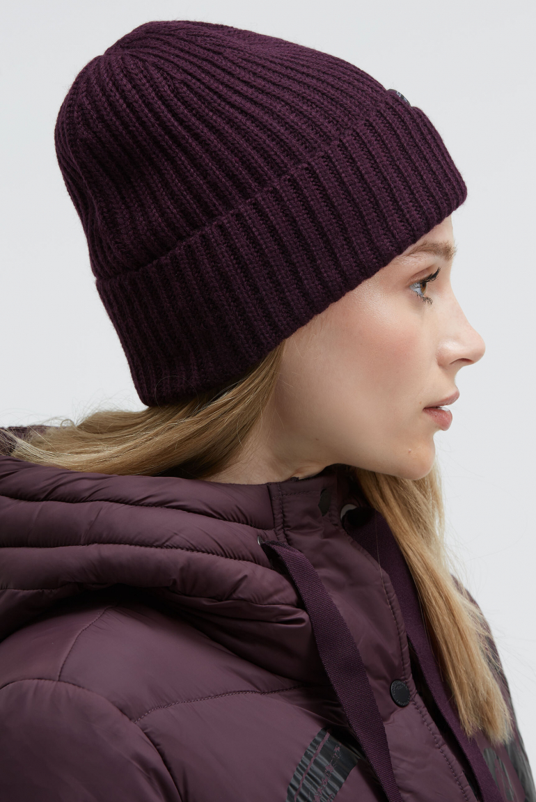 Beanie mit Rippstrickmuster