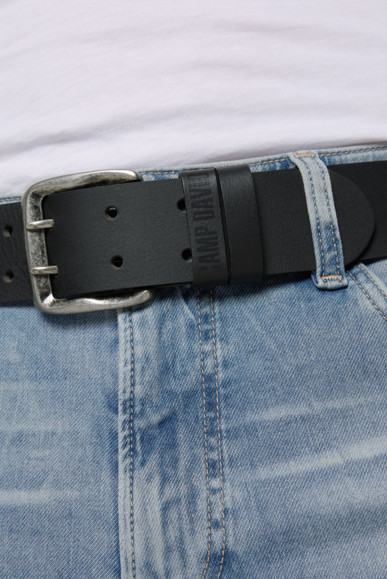 Gürtel aus Leder mit Doppeldornschließe