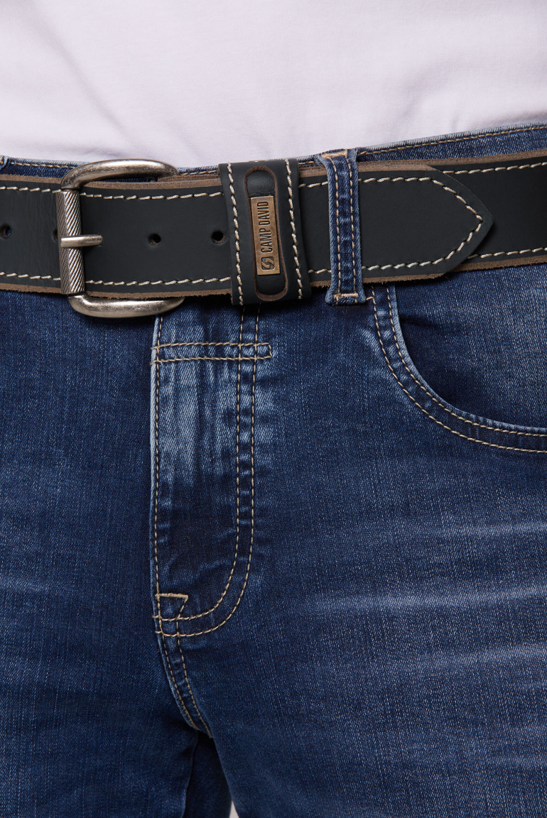 Gürtel aus Leder mit Kontrastnaht und Logo-Plakette