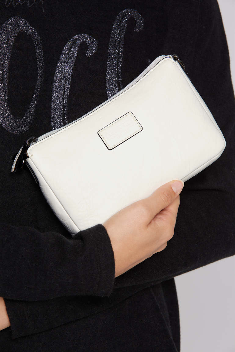 Kleine Crossbody Bag mit Label Badge