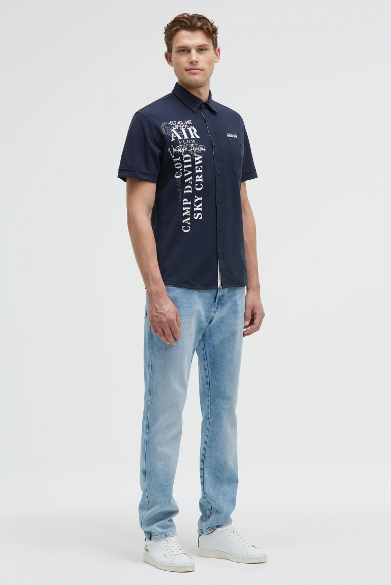 Kurzarmhemd aus Pikee mit Artworks und Brusttasche