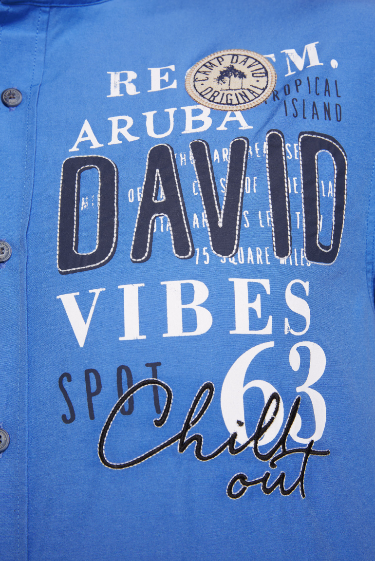 Kurzarmhemd mit Logo Print und Stickereien