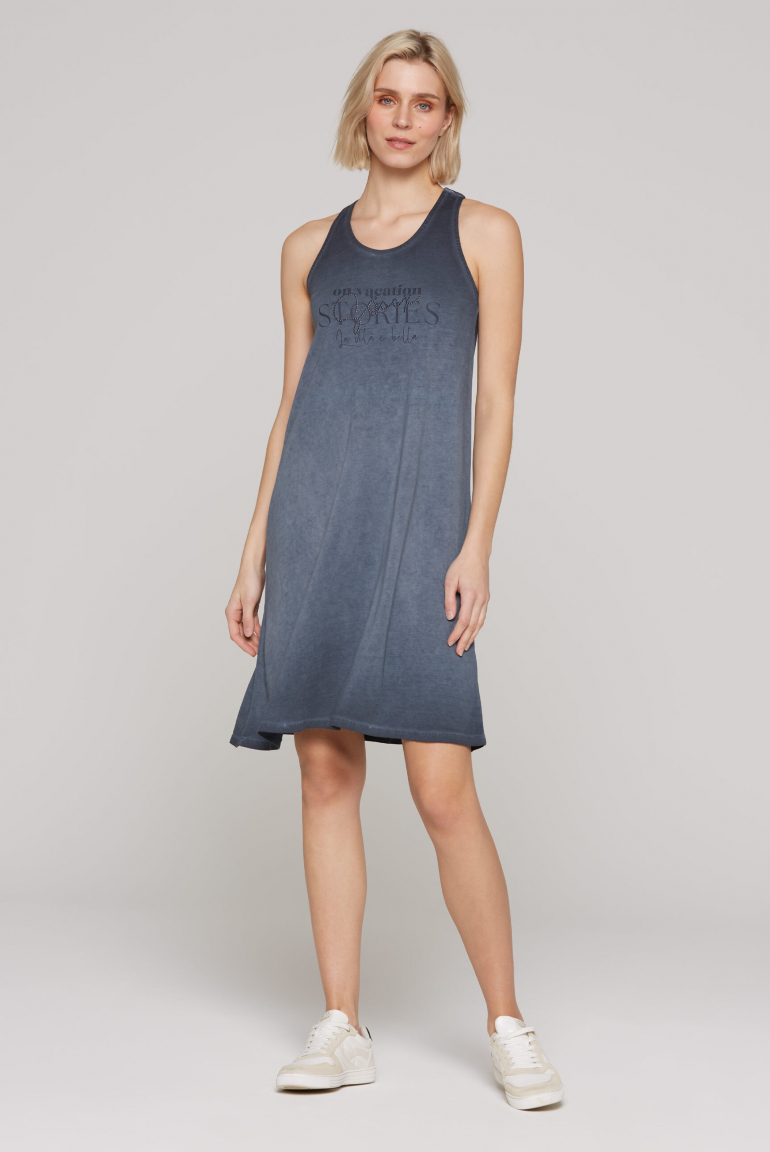 Kurzes Sommerkleid mit Rücken-Detail