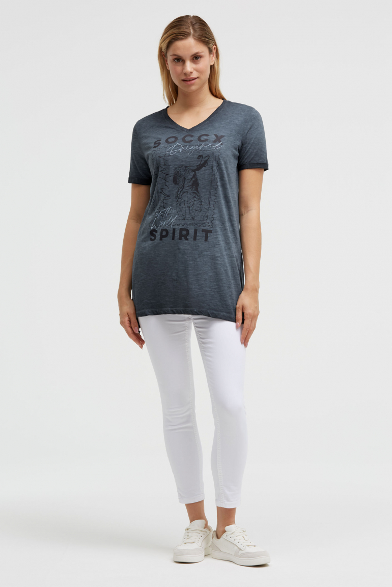 Langes T-Shirt mit Seitenraffung und Print