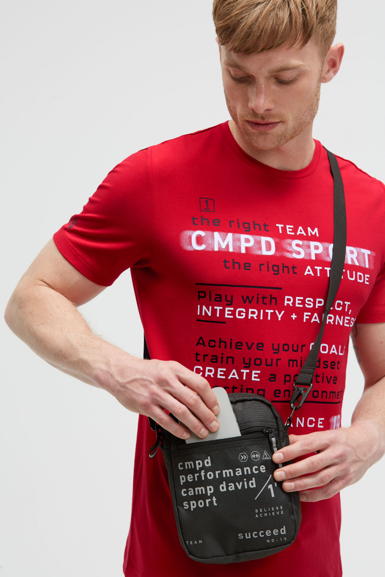 Leichte Crossbody Bag mit reflektierendem Print