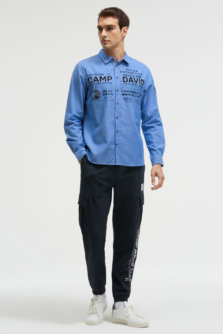 Oxford-Langarmhemd mit Label-Applikationen