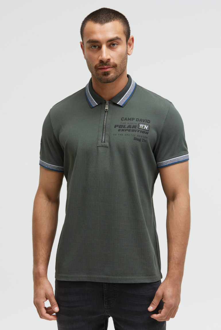 Pikee-Polo mit Zipper und Rücken-Artwork