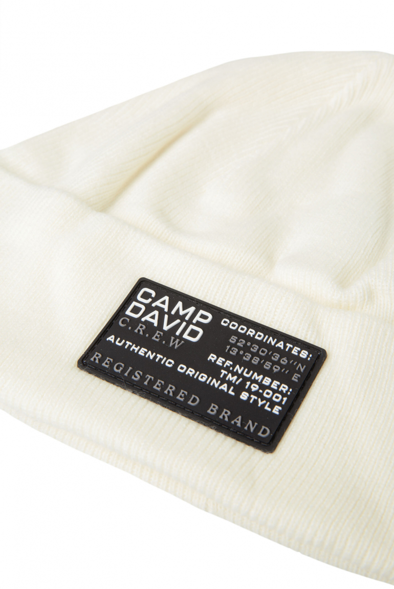Rippstrickmütze mit Label Patch