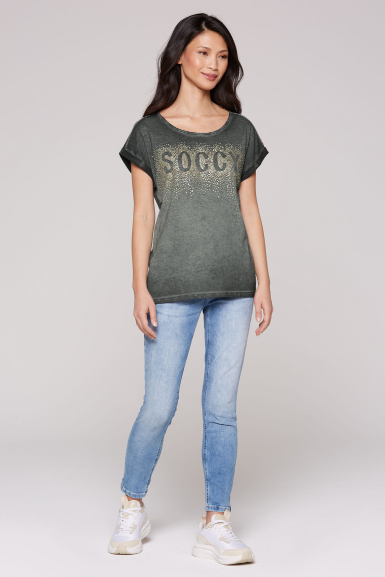 Rundhalsshirt Oil Dyed mit Puffprint-Artwork