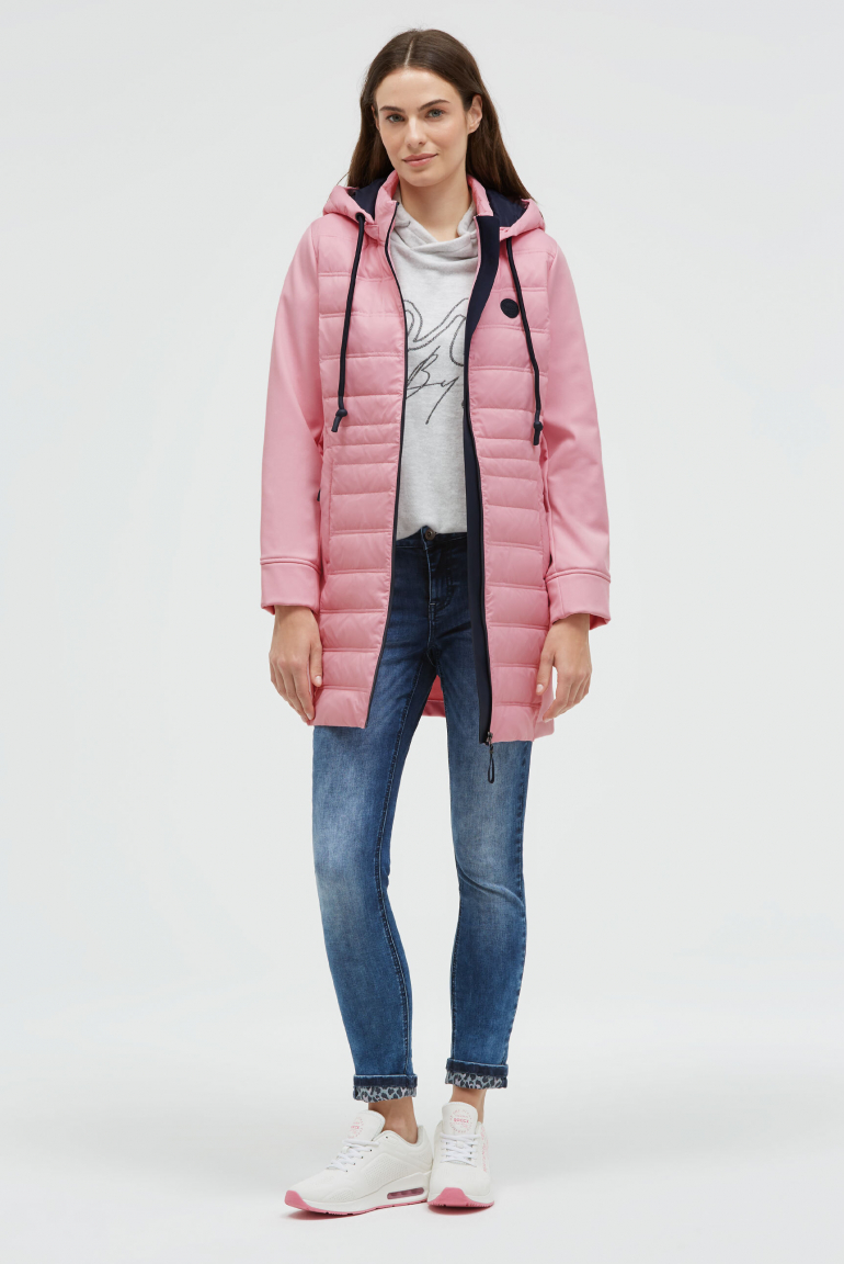 Softshell-Parka mit Kapuze im tonigen Materialmix