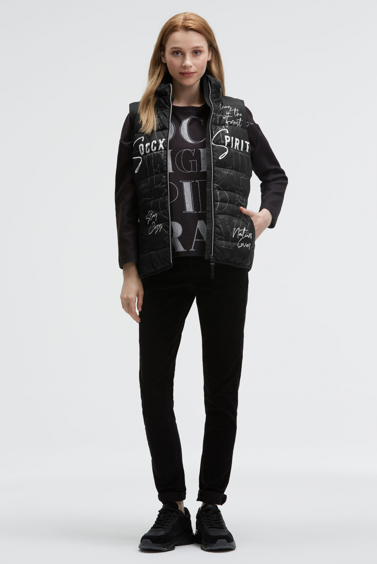Steppweste mit Label Prints und Kapuze im Kragen