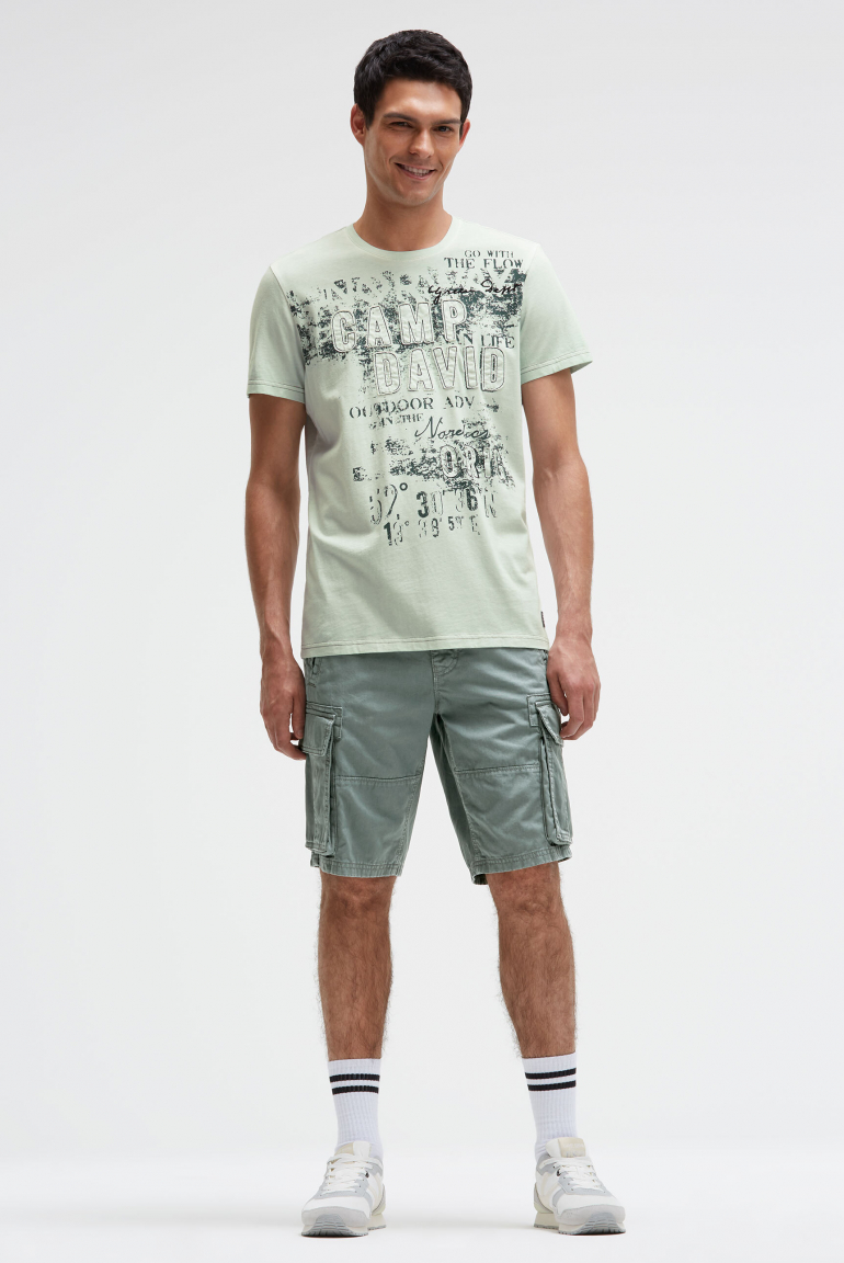 T-Shirt im Used Look mit Logo-Applikationen