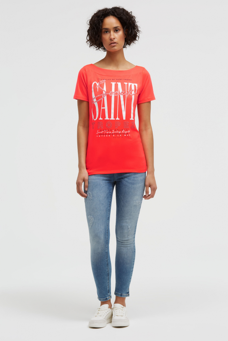 T-Shirt mit U-Boot-Ausschnitt und Artwork