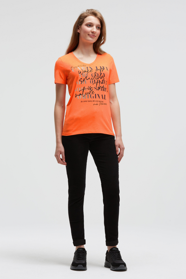 T-Shirt V-Ausschnitt mit Colour Gradient Print