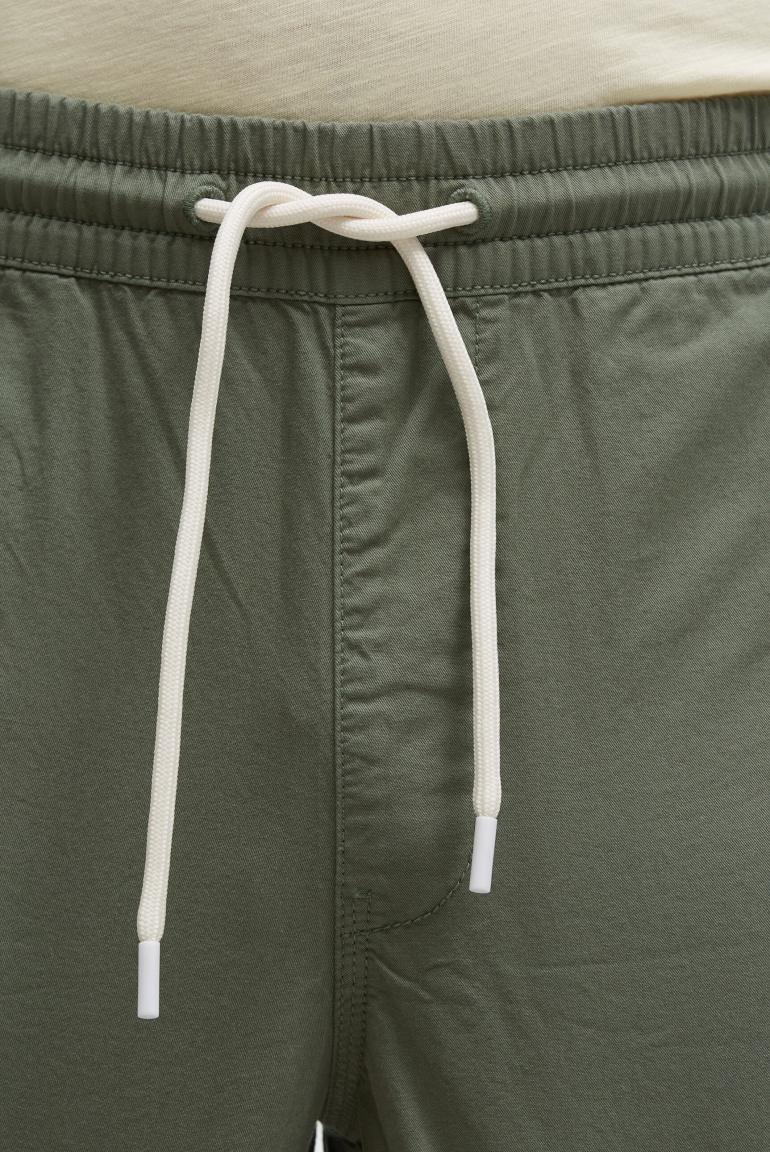 Basic Shorts aus Twill mit Elastikbund