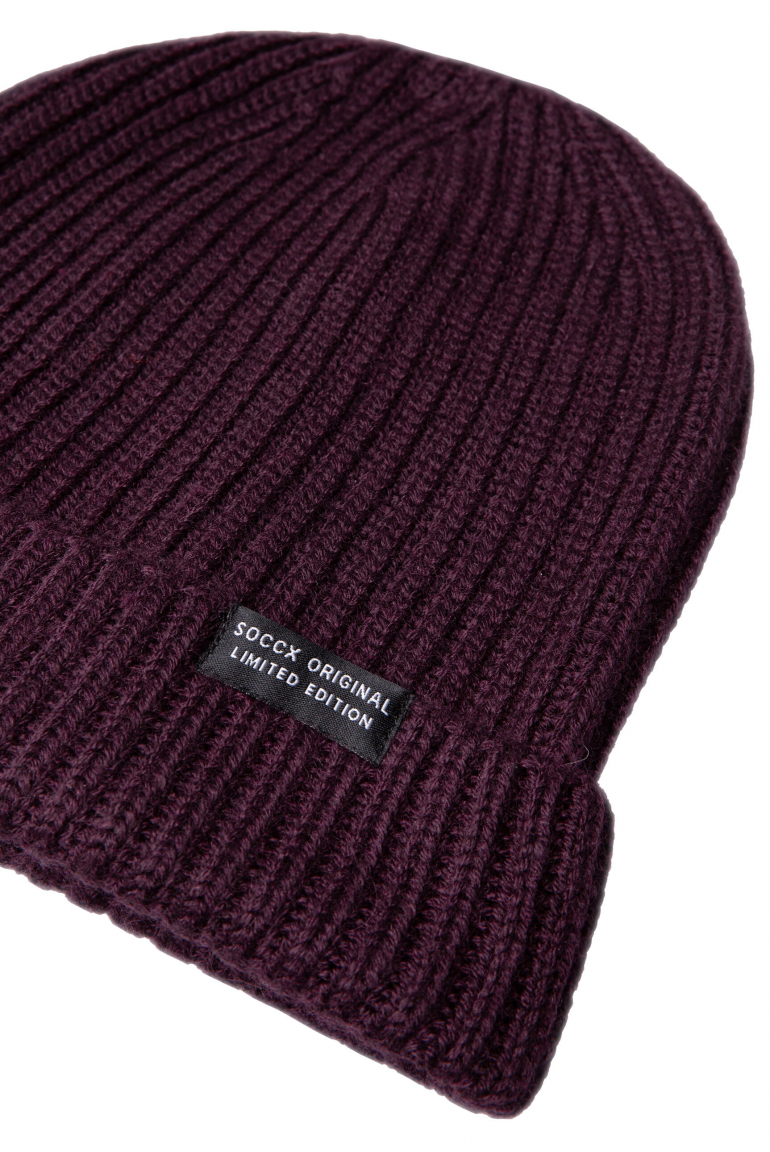 Beanie mit Rippstrickmuster