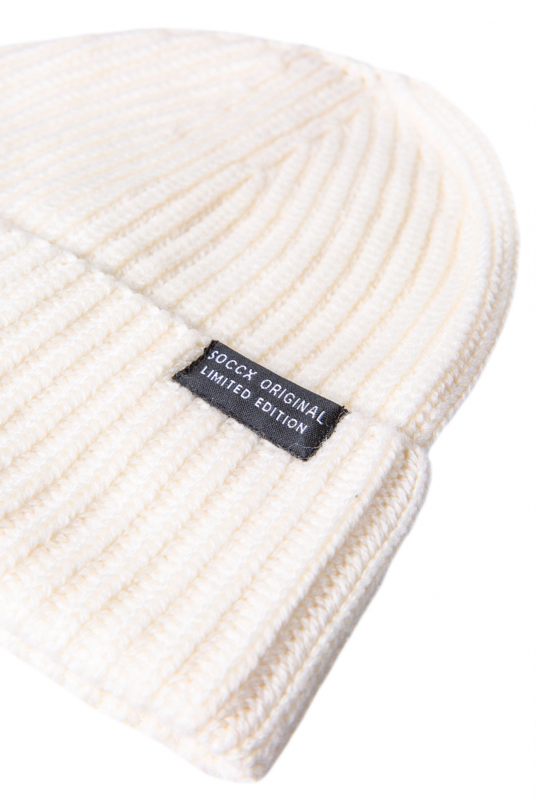 Beanie mit Rippstrickmuster