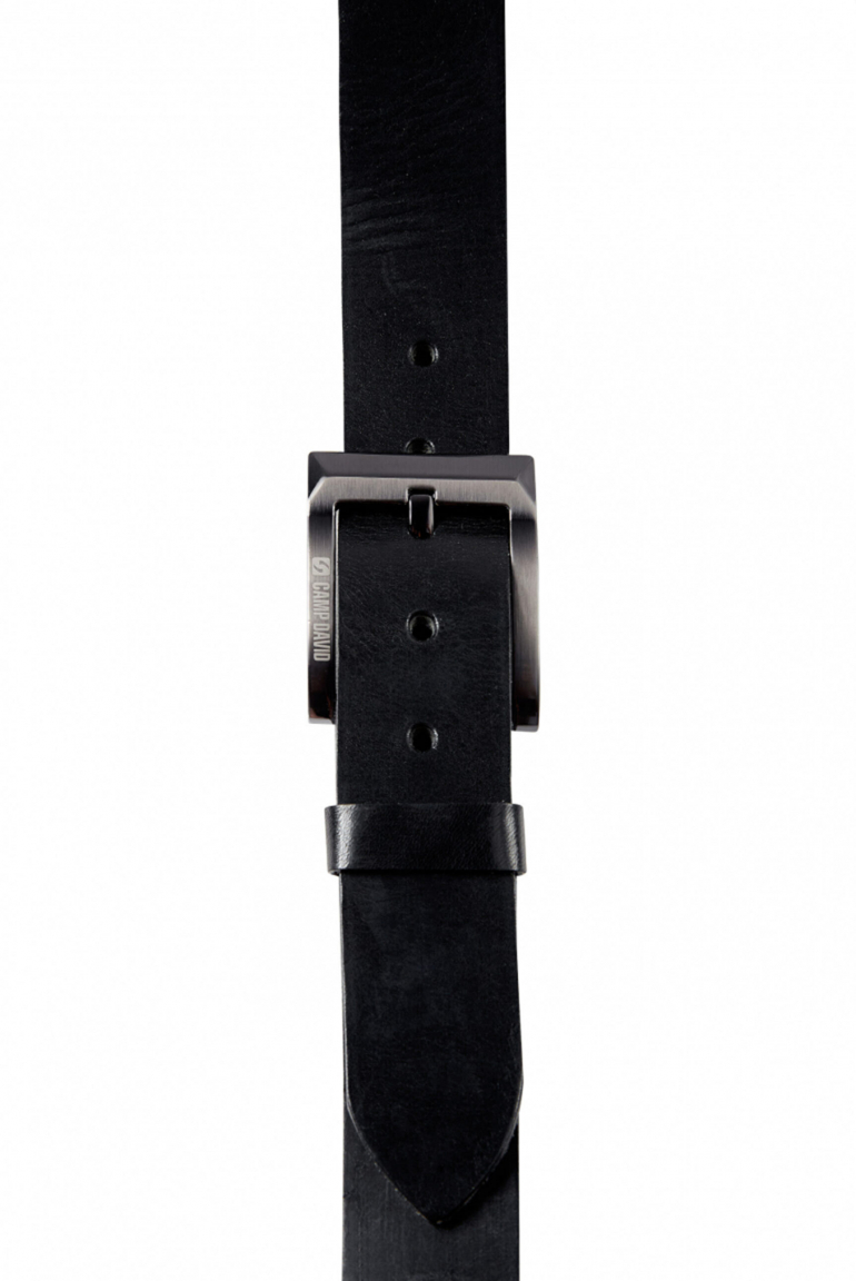 Gürtel aus Leder mit Logo auf der Metallschließe