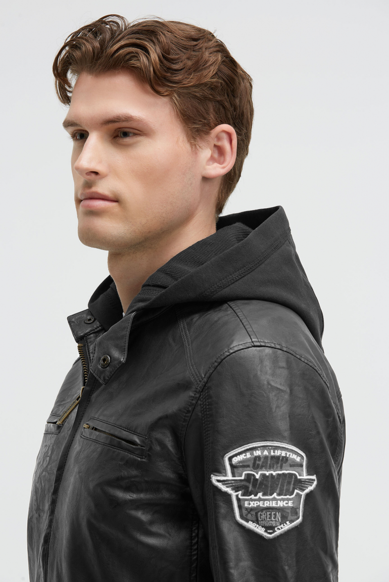 Jacke aus Kunstleder mit abknöpfbarer Sweatkapuze