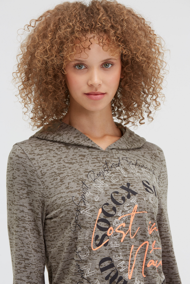 Kapuzenshirt mit Ausbrenner-Effekten und Artwork