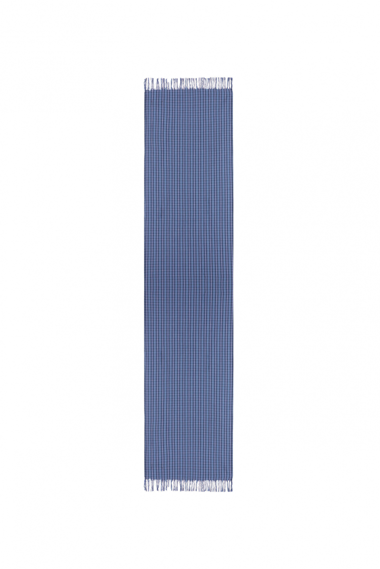 Karierter Schal aus feiner Webware