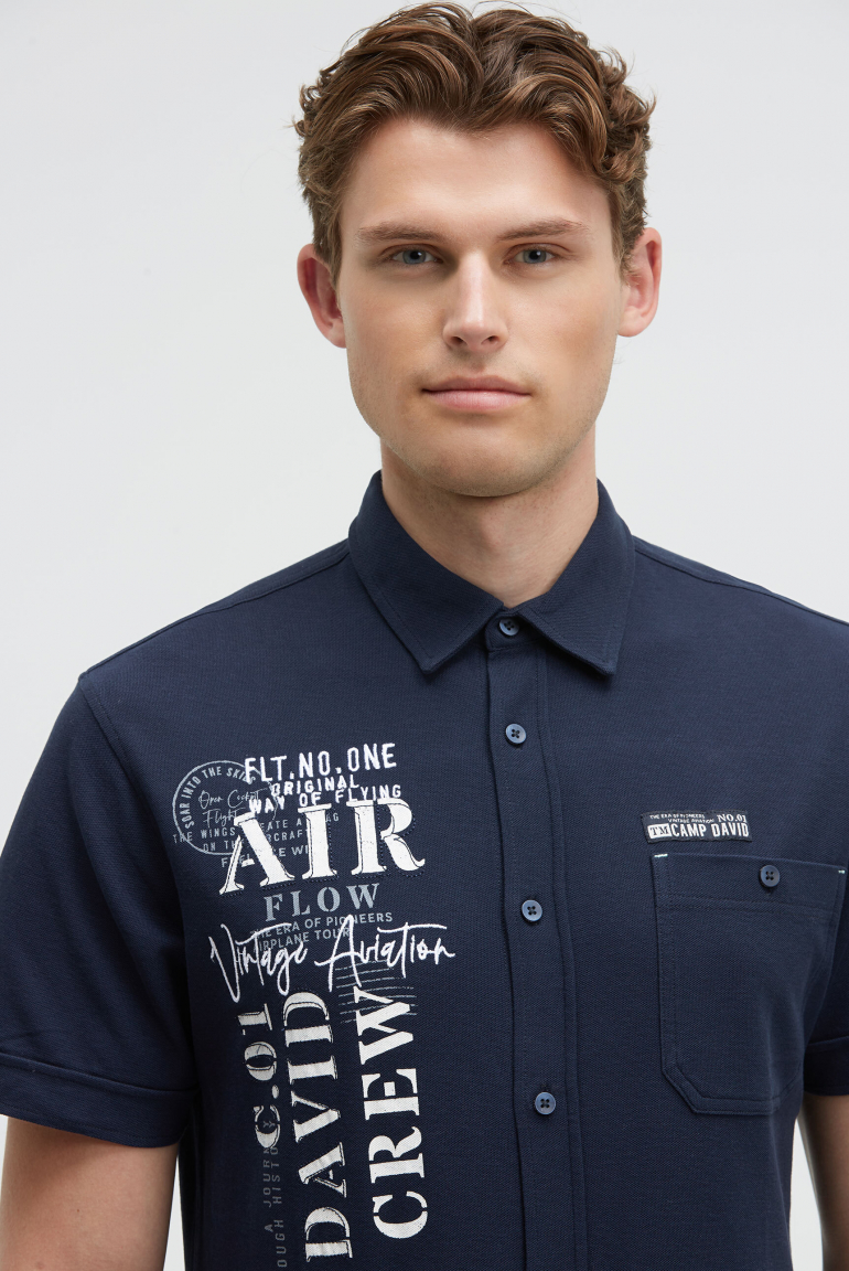 Kurzarmhemd aus Pikee mit Artworks und Brusttasche