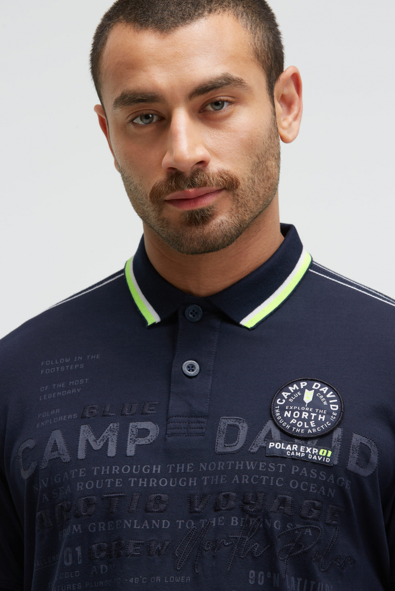 Kurzarmpolo mit tonigem Artwork