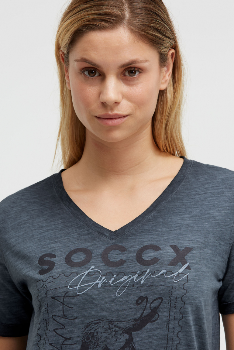 Langes T-Shirt mit Seitenraffung und Print