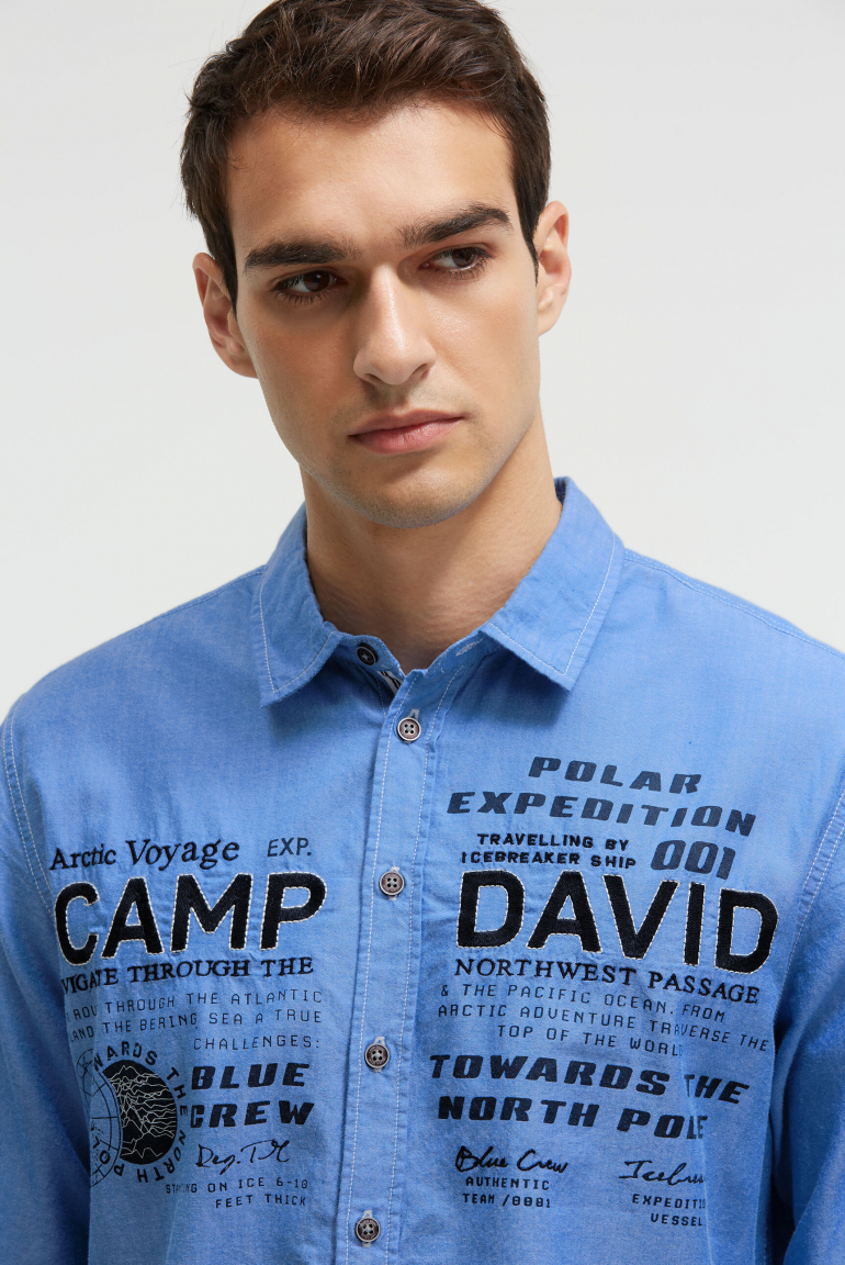 Oxford-Langarmhemd mit Label-Applikationen