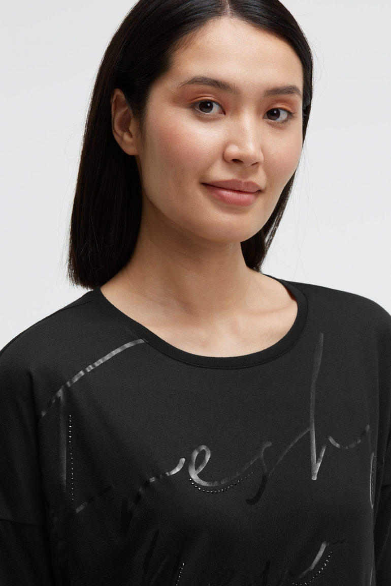 Rundhalsshirt mit Artwork und verkürzten Ärmeln