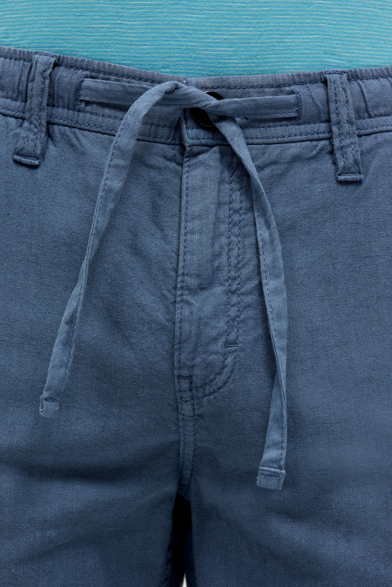 Shorts aus Leinen-Mix mit Label Print