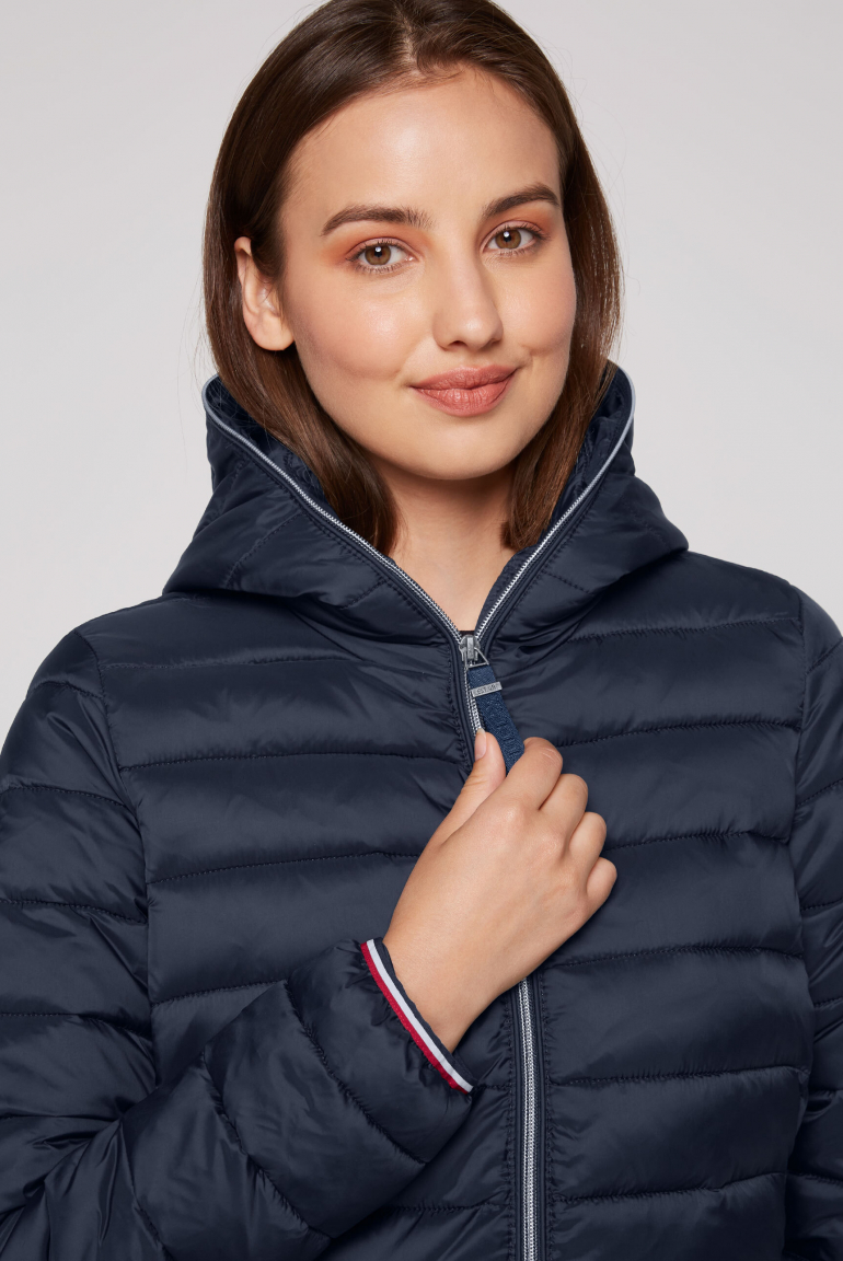 Stepp-Parka mit Kapuze und Rücken-Print