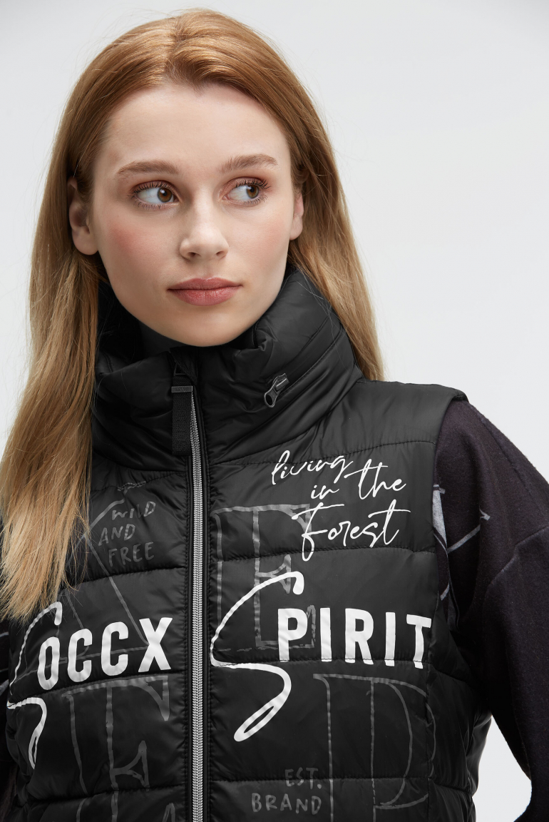 Steppweste mit Label Prints und Kapuze im Kragen