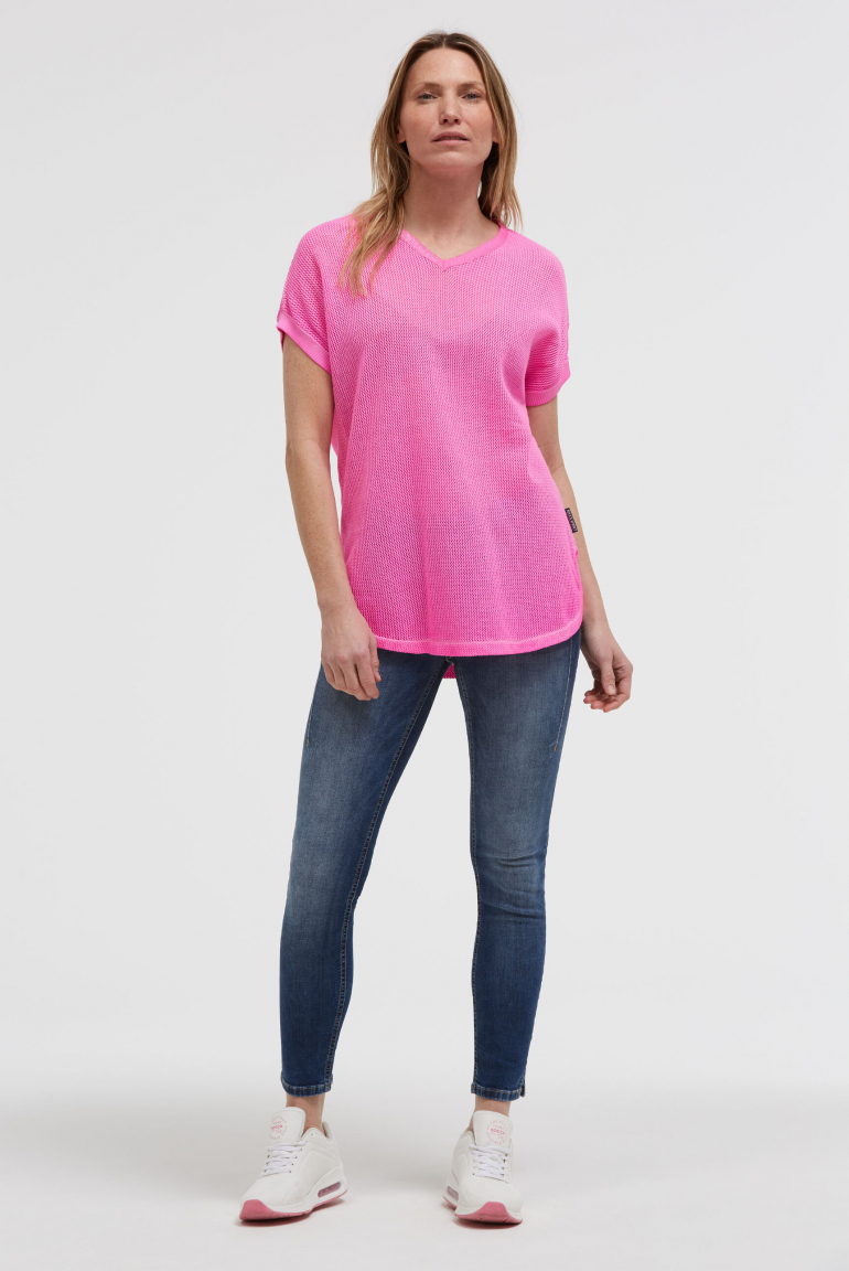 Strickshirt mit V-Ausschnitt und Backprint