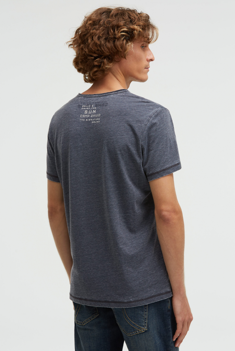 Ausbrenner-Shirt mit Used Look und Label Prints