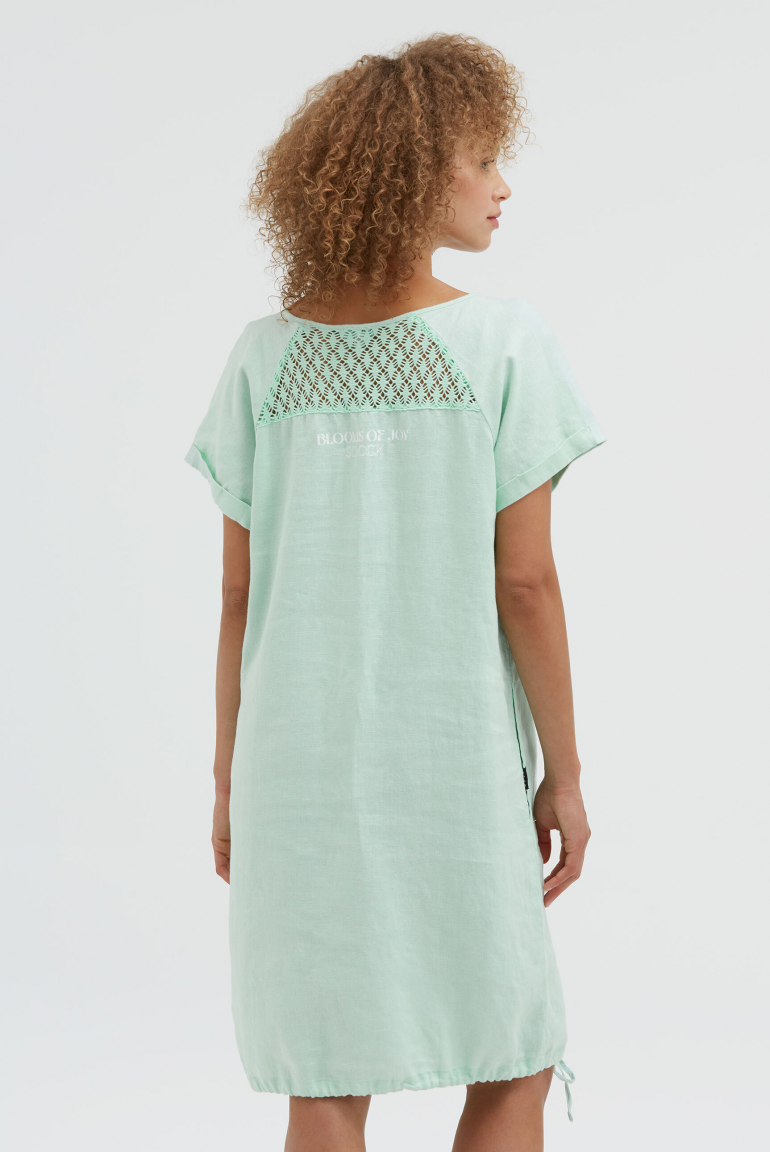 Ballonkleid aus Leinen mit Ajour-Details