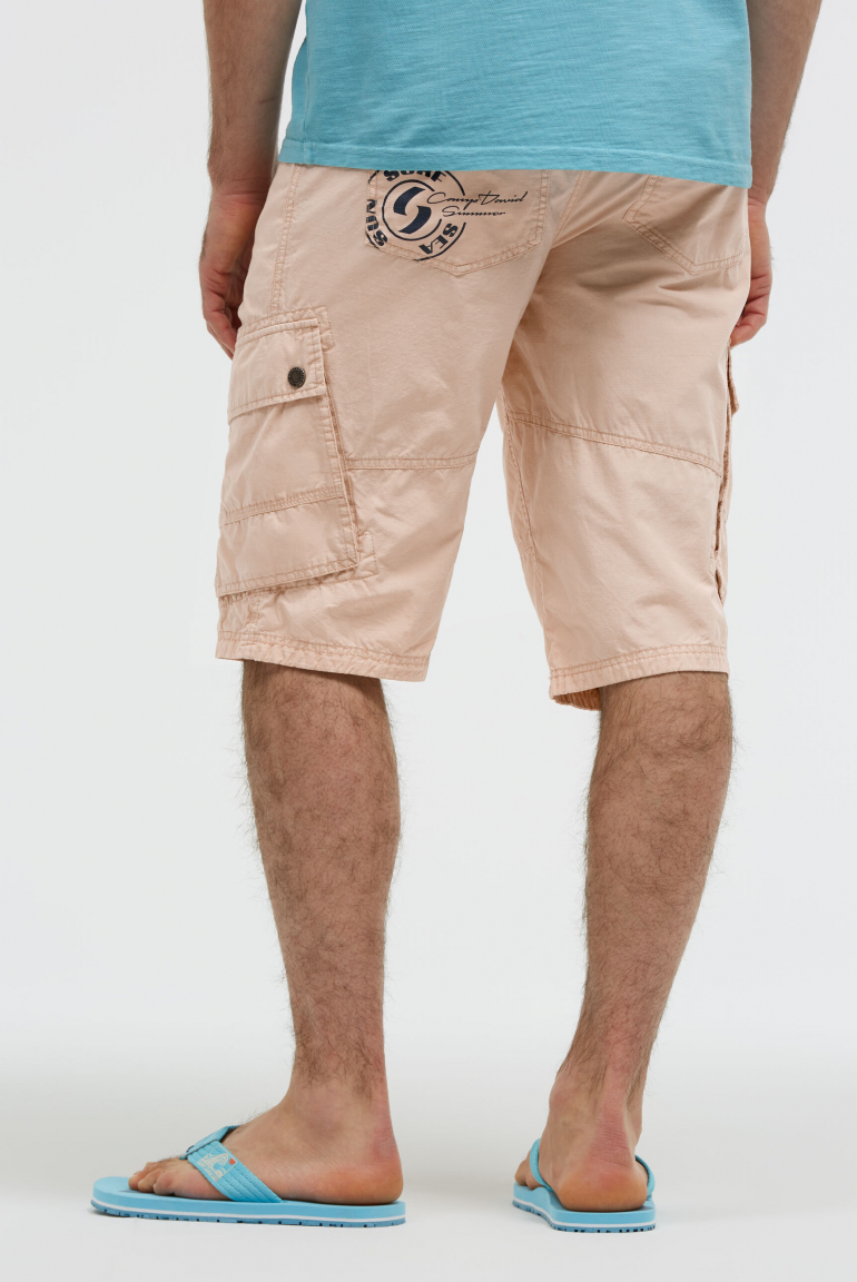 Cargo Shorts mit kleinen Label Prints