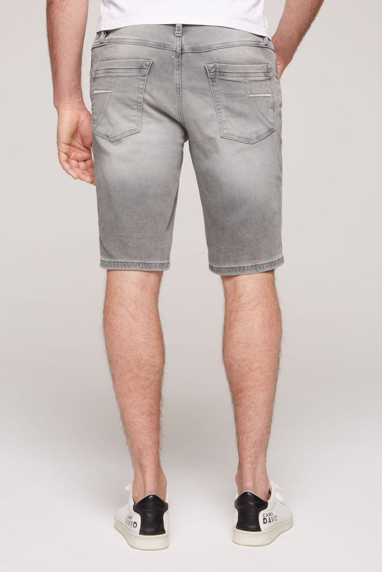 DA:VD Skater Shorts mit gefärbter Innenseite