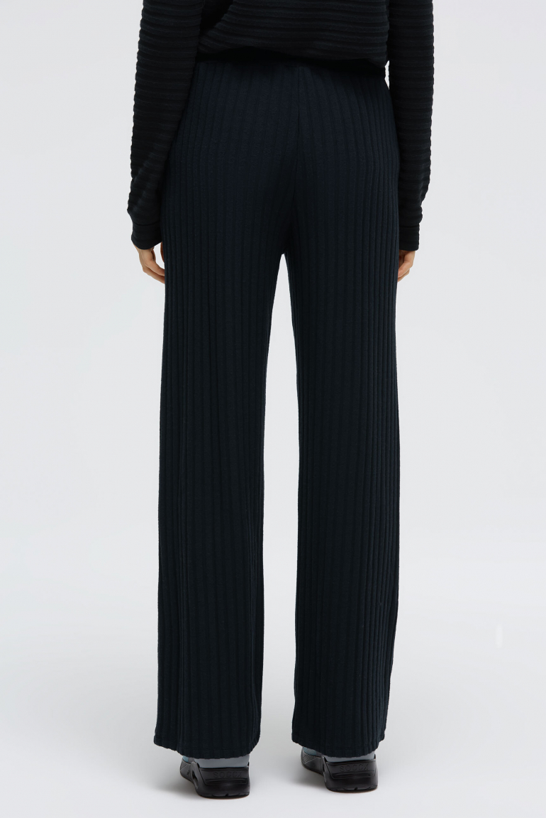 Flauschstrickhose Wide Leg mit Rippstruktur